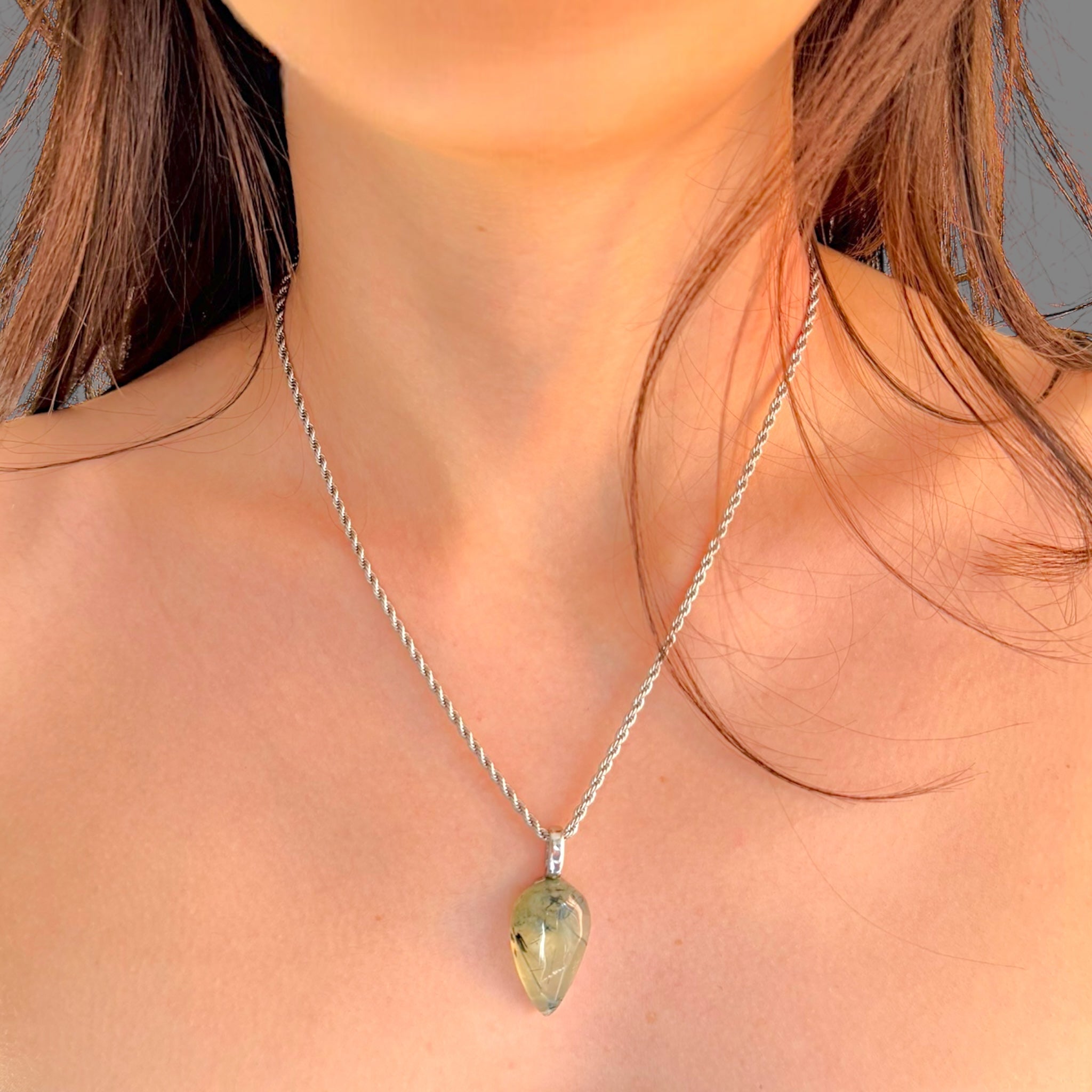 Collana prehnite goccia 28x15 mm Sharifa Crystals